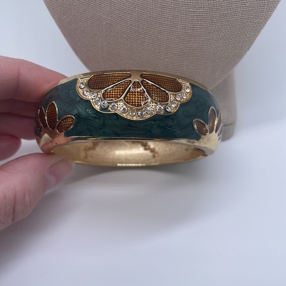 Cloisonné floral style hinged cuff bracelet - Picture 2 of 4